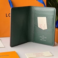 محفظة لويس فيتون