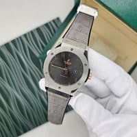 ساعة هوبلت كلاسيك فيوجن