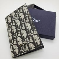 محفظة ديور بطايق