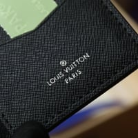 محفظة لويس فيتون