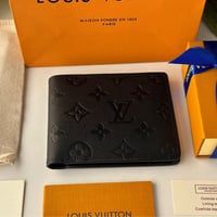 محفظة لويس فيتون