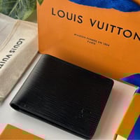 محفظة لويس فيتون