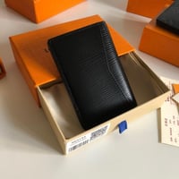 محفظة لويس فيتون