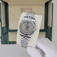 ساعة رولكس النسائية