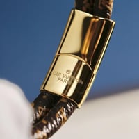 اسوارة لويس فيتون الرجالية