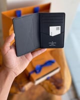 محفظة لويس فيتون