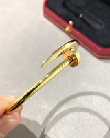 اسوارة كارتير مسمار النسائية