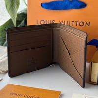 محفظة لويس فيتون
