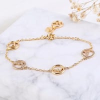 اسوارة فندي حرف F