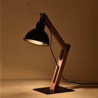 اضاءة ستاند ابجورة خشبية موجهة تصميم عصري