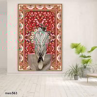 لوحة جدارية مطبوعة بخلفية سجاد وكولاج صورة صقر