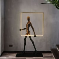 اضاءة ستاند ارضية - ستاند مجسم اسود حامل مربع انار...