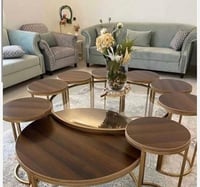 طاولات خشب وزجاج