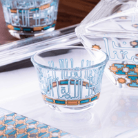 طقم فناجين قهوة عربية اخضر مذهب بتصميم عصري