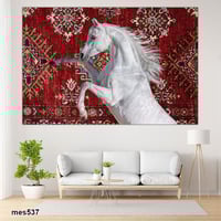 لوحة جدارية مطبوعة بخلفية سجاد وكولاج صورة خيل