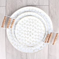 طقم صواني تقديم 3 قطع - لون ابيض بخطوط ذهبية - بيد...