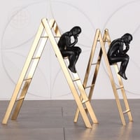 ديكور رجل على سلم - بمقاسين