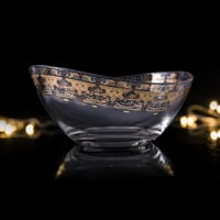 زبدية زجاجية مذهبة فاخرة بزخرفة من مفردات مختلفة م...