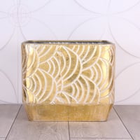 طقم حامل ورد لون ذهبي بتموجات ذهبي فاتح - 3 قطع