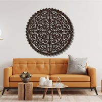 جدارية منحوتة خشبية بنقش شرقي