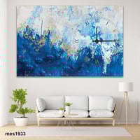 ساعة حائط أكريليك فنية بتصميم أمواج زرقاء ولمسات ذ...