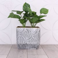 طقم حامل ورد لون فضي بتموجات ذهبي فاتح - 3 قطع