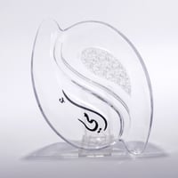 صحن تقديم زجاجي مقسم بزخرفة بلاتينية انيقة من الخط...