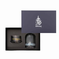 تمرية زجاجية مذهبة فاخرة بزخرفة عريقة من الخط العر...