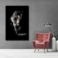 لوحة جدارية تشكيلية - الخيل - مطبوعة على لوح اكريل...