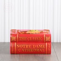 علبة مناديل - كتاب ديكور مع شكل ريشة ذهبية