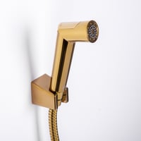 شطاف مياه متين ومقاوم للصدأ - متوفر بلونين