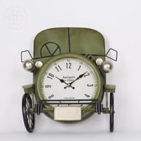 ساعة علي شكل سيارة - لون أخضر