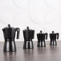 ركوة وغلاية صنع القهوة السوداء والعربية اسود مقلم...