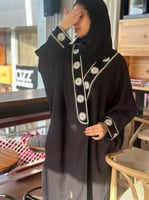 عباية ازهار ، بتطريز اصفر ، نص بشت