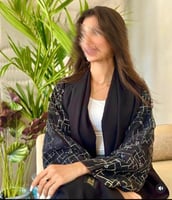 عبايه بأكمام شك -كريب الأناقه