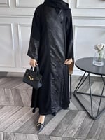 عباية " منال"