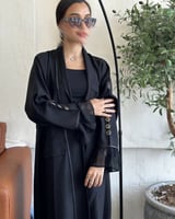 عباية وصال , بتصميم أنيق وجيوب عمليه