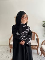 عباية "فرح " بتطريز ورود على الاكمام