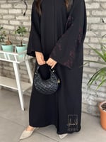 عباية ياسمين ، أكمام مطرزه ورد عودي