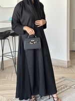 عبايه بأكمام وجوانب كسرات