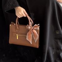 شنطة يد فخمه " بعدة الوان "