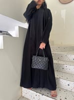 عباية “فريده" فخمه وفيها مرد داخلي