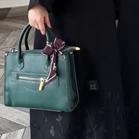 شنطة يد فخمه " بعدة الوان "