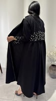 عباية رسمية مزينة بشك ملون مع كسره من الخلف مميزه