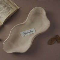 طبق ديكور مصنوع من الجبس