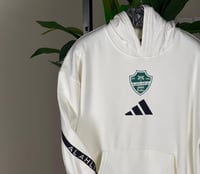 هودي سفير لاعبين الاهلي السعودي الأبيض الجديد