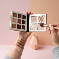 لوحة أظلال عيون وإضاءة فريدة من نوعها