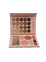 لوحة الماكياج - مجموعة نابضة بالحياة من الألوان لك...