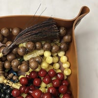 صينية جلد للمسابيح