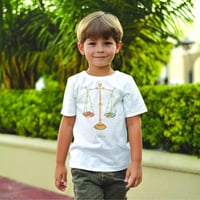 تيشيرت أطفال برج الميزان – قطن 100٪ – مطبوع بالألو...